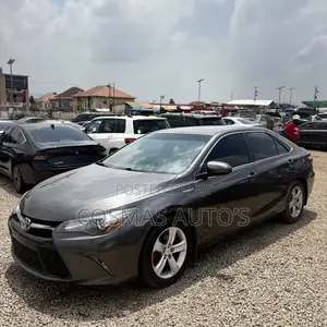 Toyota Camry SE 4dr Sedan (2.5L 4cyl 6A) 2017 Gray