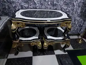 Royal Design Center Table With Stools