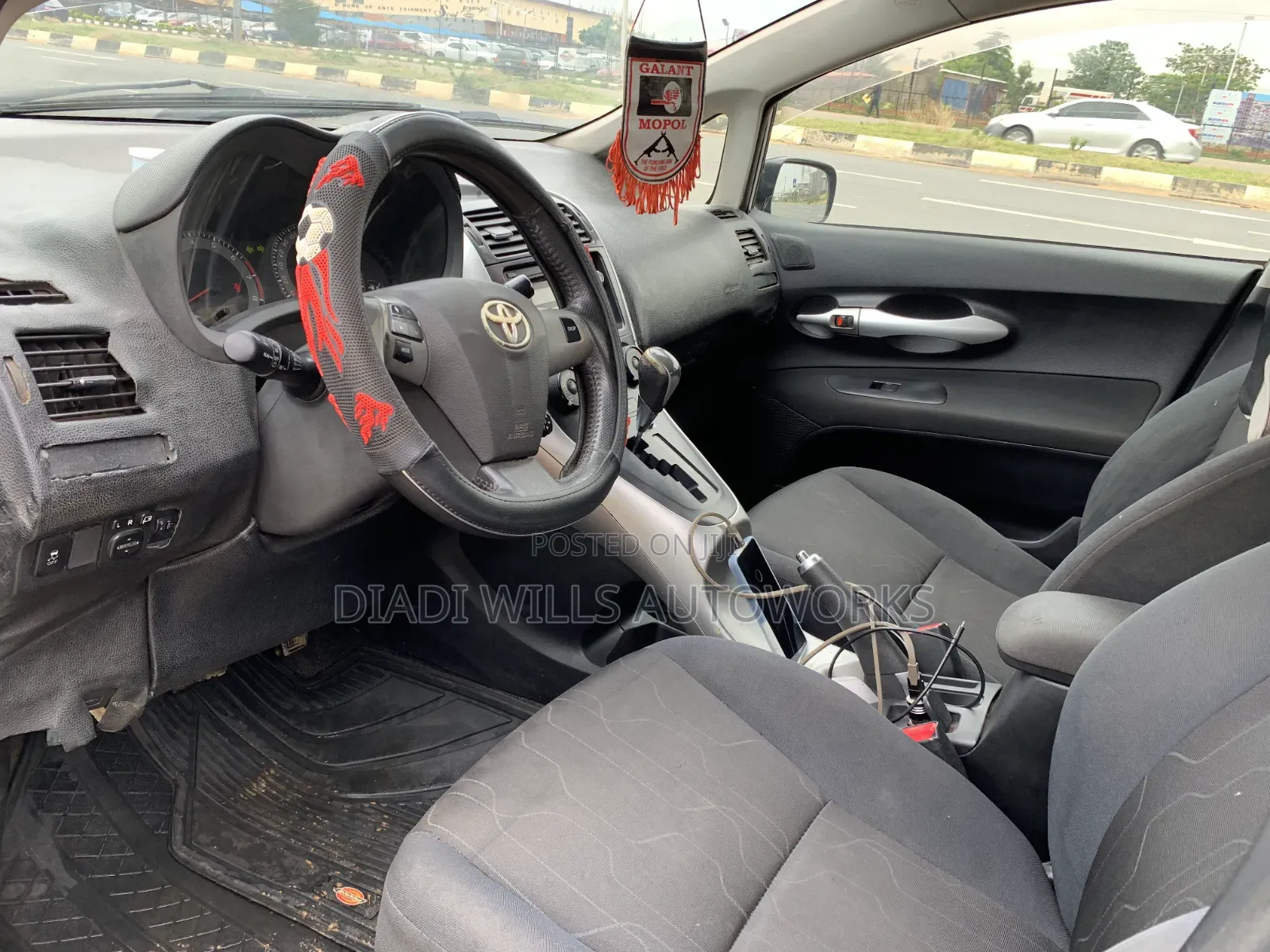 Toyota Auris 2012 Gray