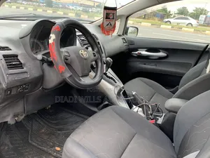 Toyota Auris 2012 Gray
