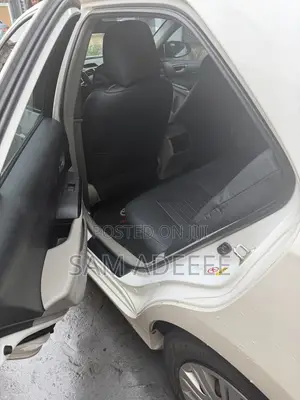 Toyota Camry LE 4dr Sedan (2.5L 4cyl 6A) 2013 White