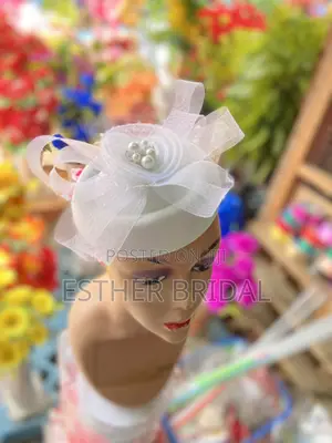 Beautiful Bridal Fascinator Headpiece