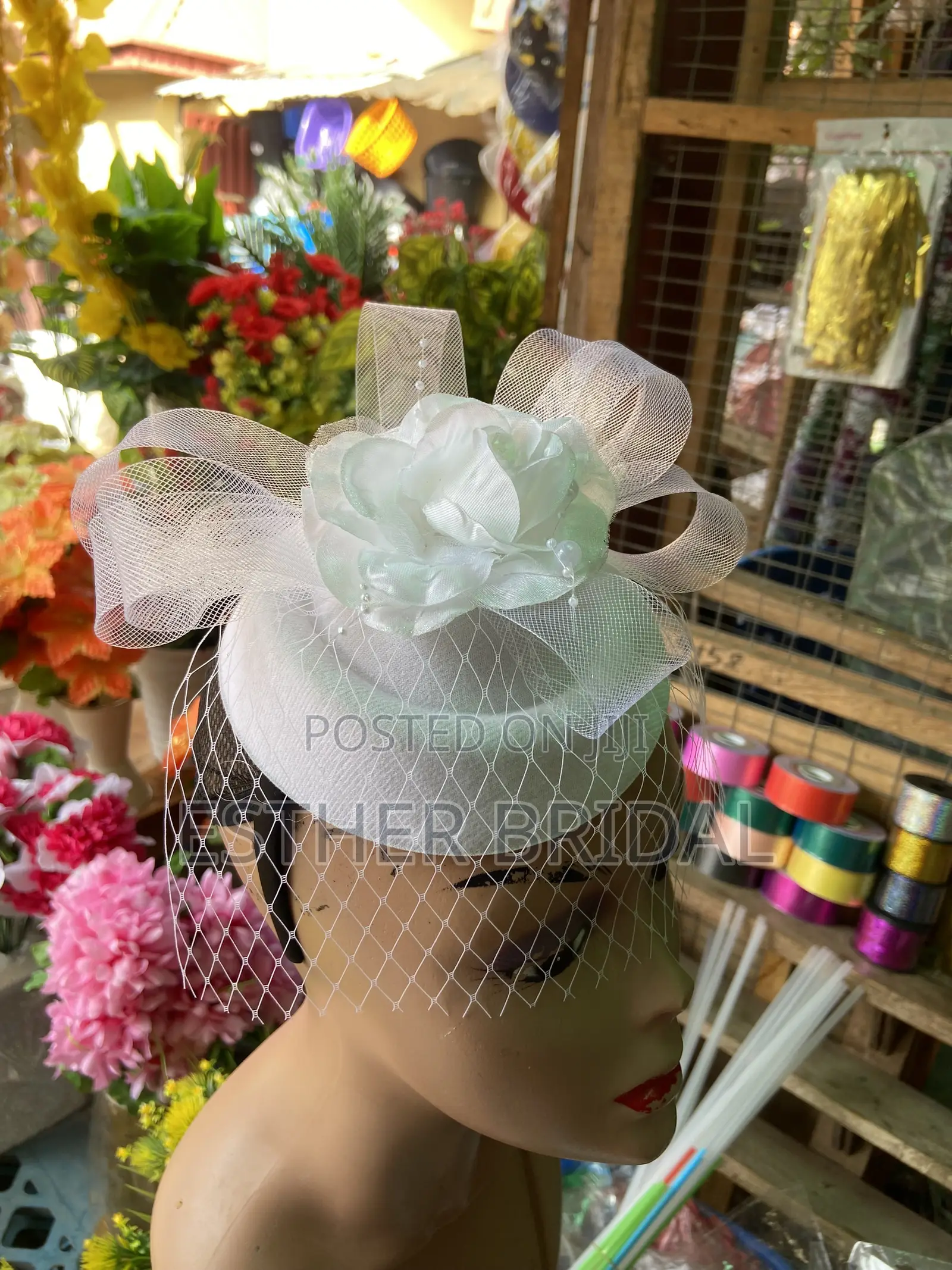 Beautiful Bridal Fascinator Headpiece