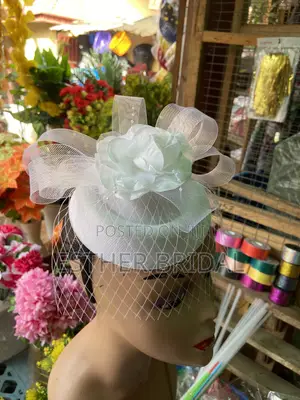 Beautiful Bridal Fascinator Headpiece