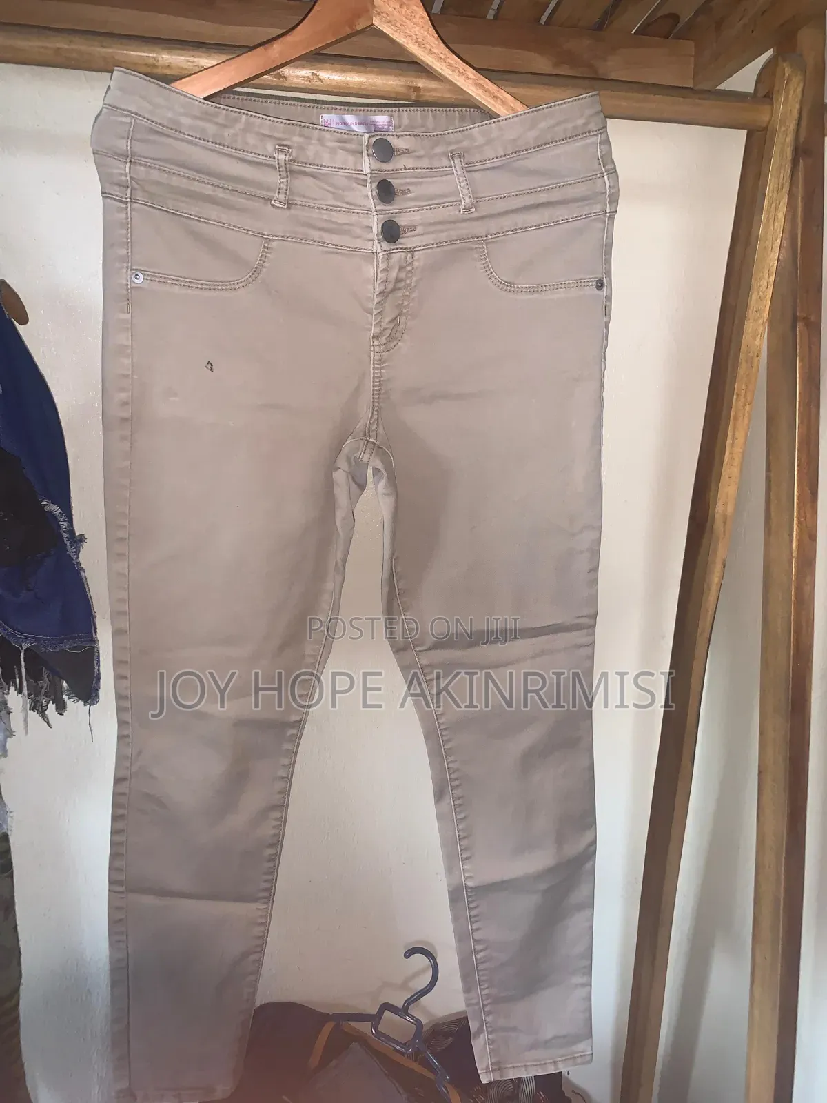 Suitable Trousers for Everyday Outing