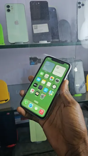 Apple iPhone XR 64 GB White