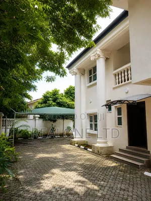 4bdrm Duplex in Ikota for sale