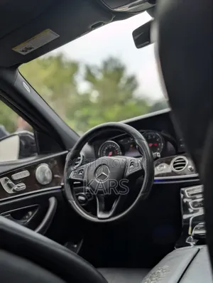 Mercedes-Benz E300 2016 Black