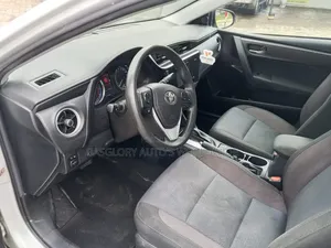 Toyota Corolla 2017 Silver