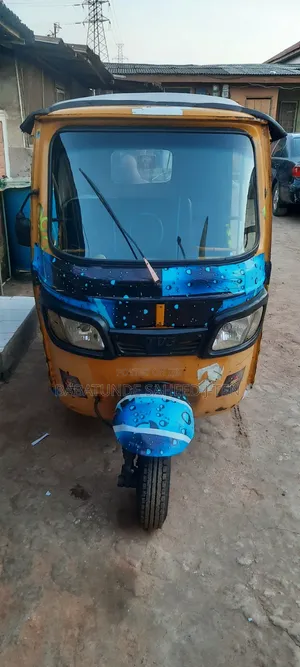 TVS King Deluxe Plus iTouch Start 2025 Yellow