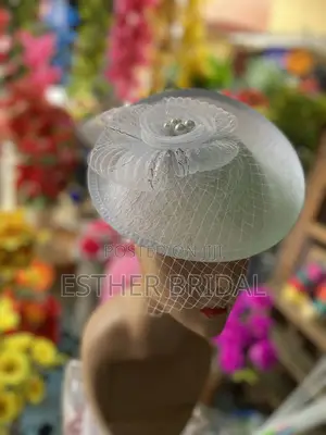 Elegant Bridal Fascinator for Brides