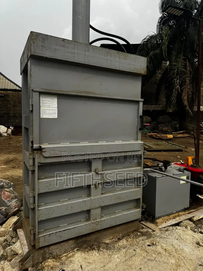 Baling/Compressing Machine Powered by Diesel Engine
