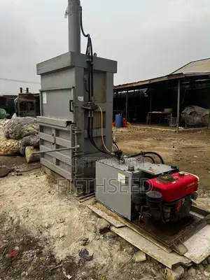 Baling/Compressing Machine Powered by Diesel Engine