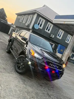 Toyota Hilux 2023 Black