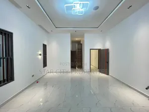 3bdrm Apartment in Ikeja Gra for rent