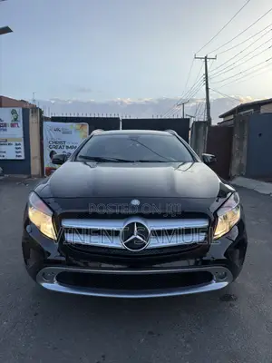 Mercedes-Benz GLA 250 2017 Black