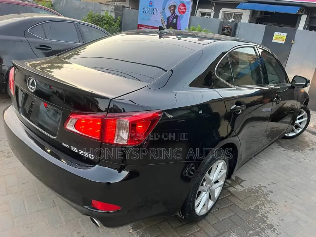 Lexus IS 250 Automatic 2011 Black