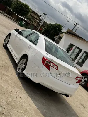 Toyota Camry SE Sport 4dr Sedan (2.5L 4cyl 6A) 2014 White