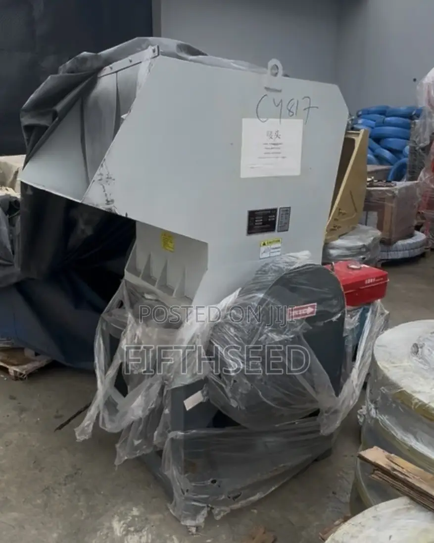 Brand New Crushing Machine Powered by Diesel Engine
