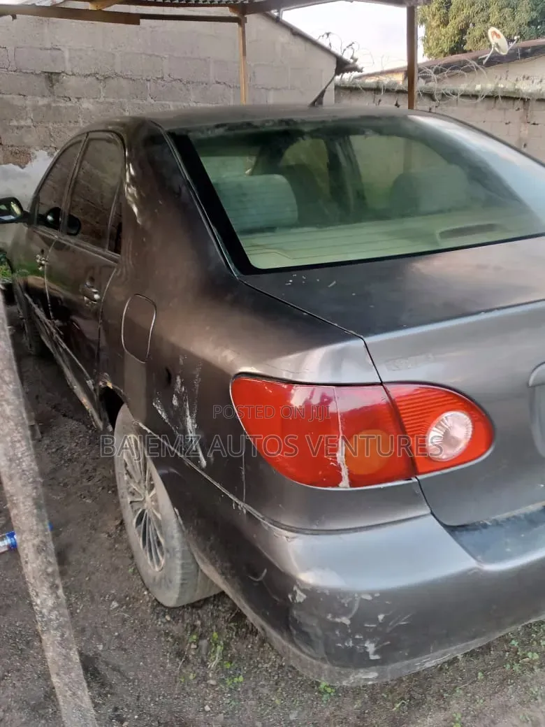Toyota Corolla 2004 Silver