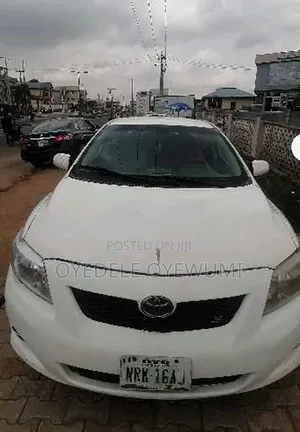 Toyota Corolla 2009 White