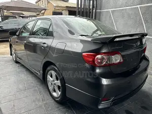 Toyota Corolla S 4dr Sedan (1.8L 4cyl 4A) 2012 Gray