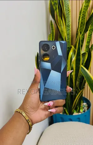 New Tecno Camon 20 256 GB Blue