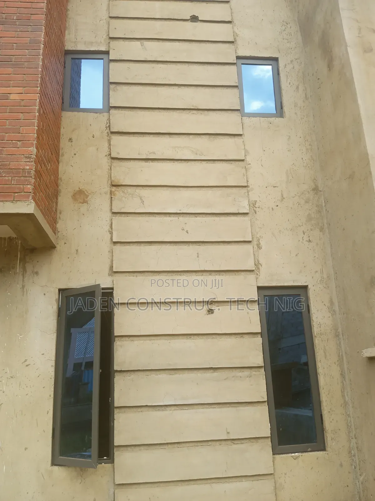 Aluminium Window With Clear Glass