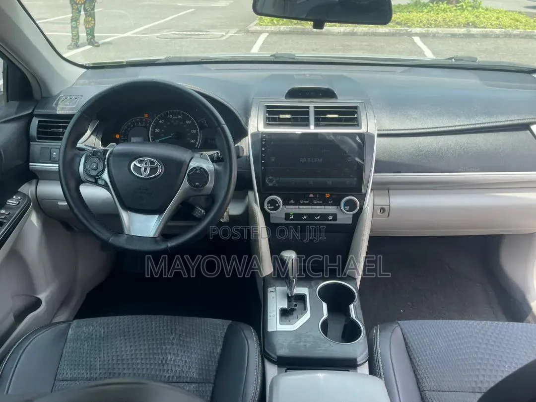 Toyota Camry 2012 Silver