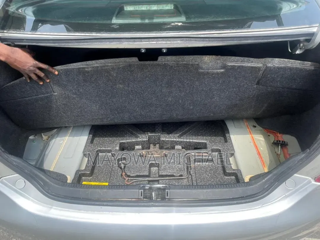 Toyota Camry 2012 Silver