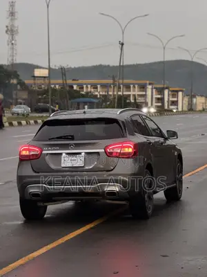 Mercedes-Benz GLA 250 2018 Gray