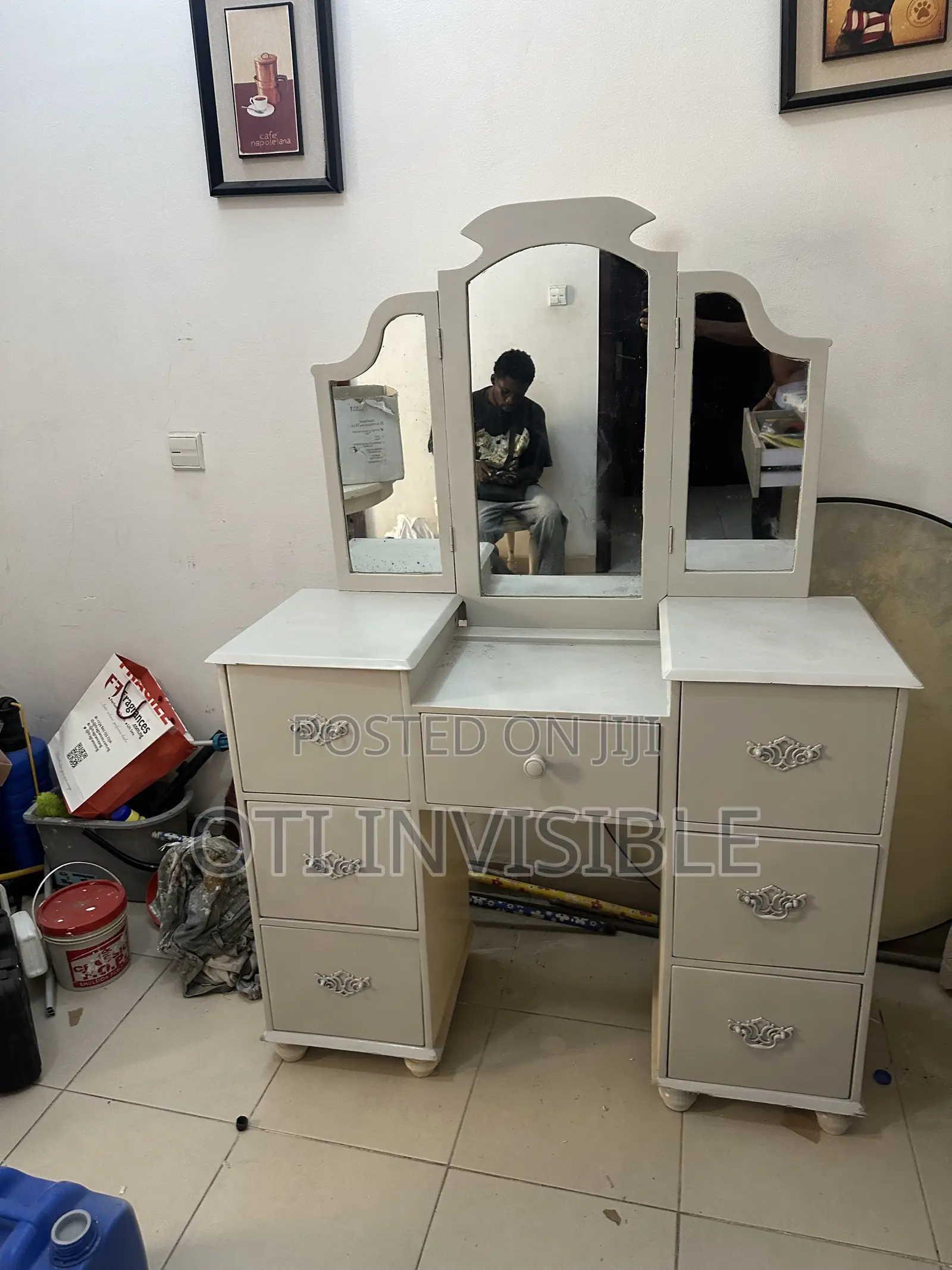 Off-White Royal Dresser