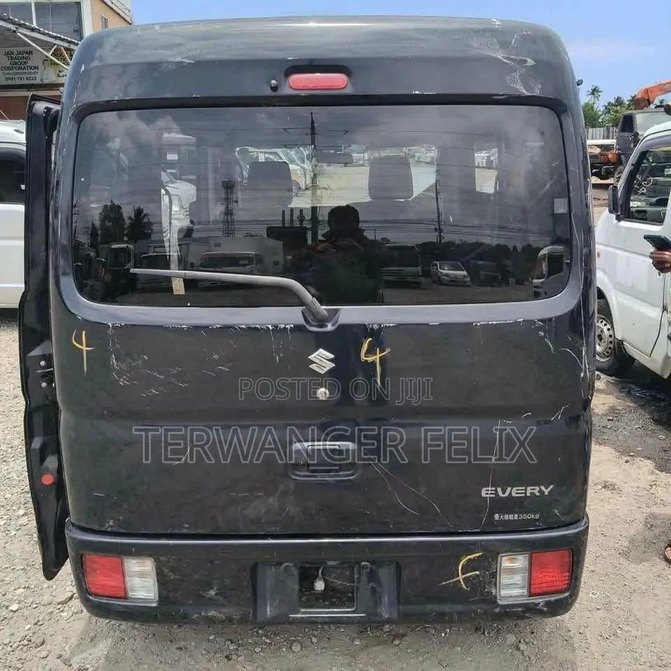 Suzuki Every 2012 Black