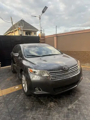 Toyota Venza LE 2010 Gray