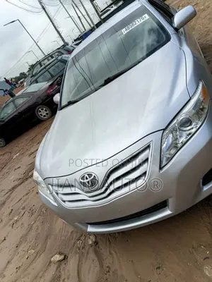 Toyota Camry 2010 Silver