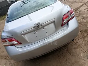 Toyota Camry 2010 Silver