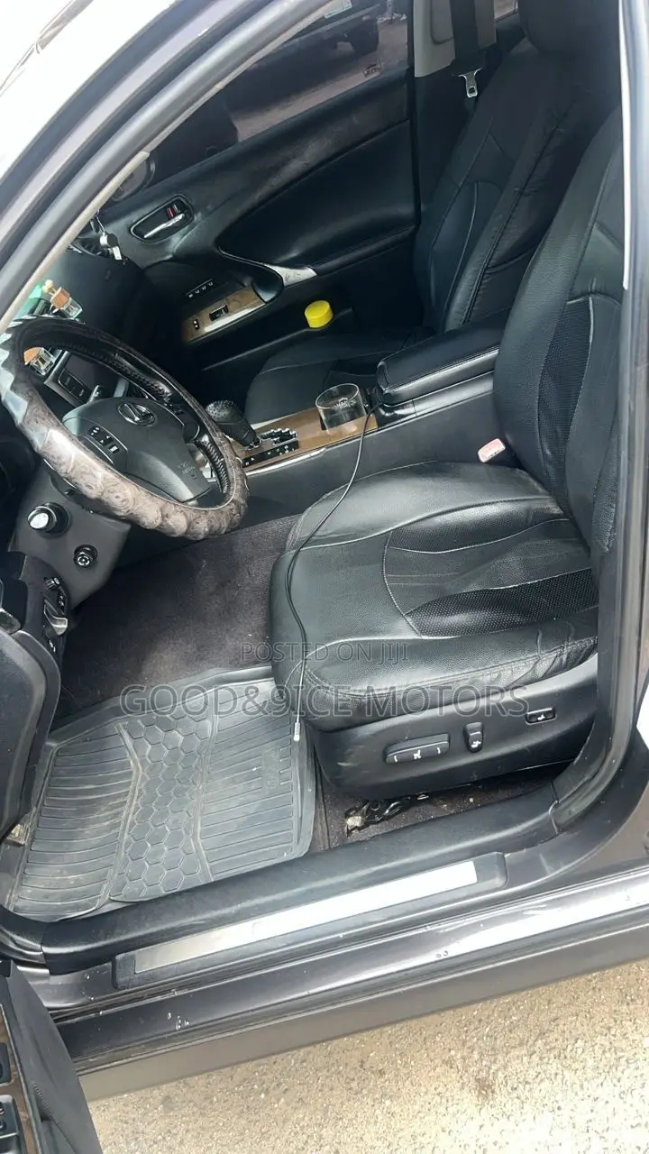 Lexus IS 2009 Gray