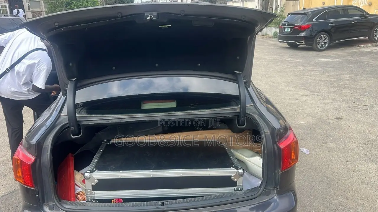 Lexus IS 2009 Gray