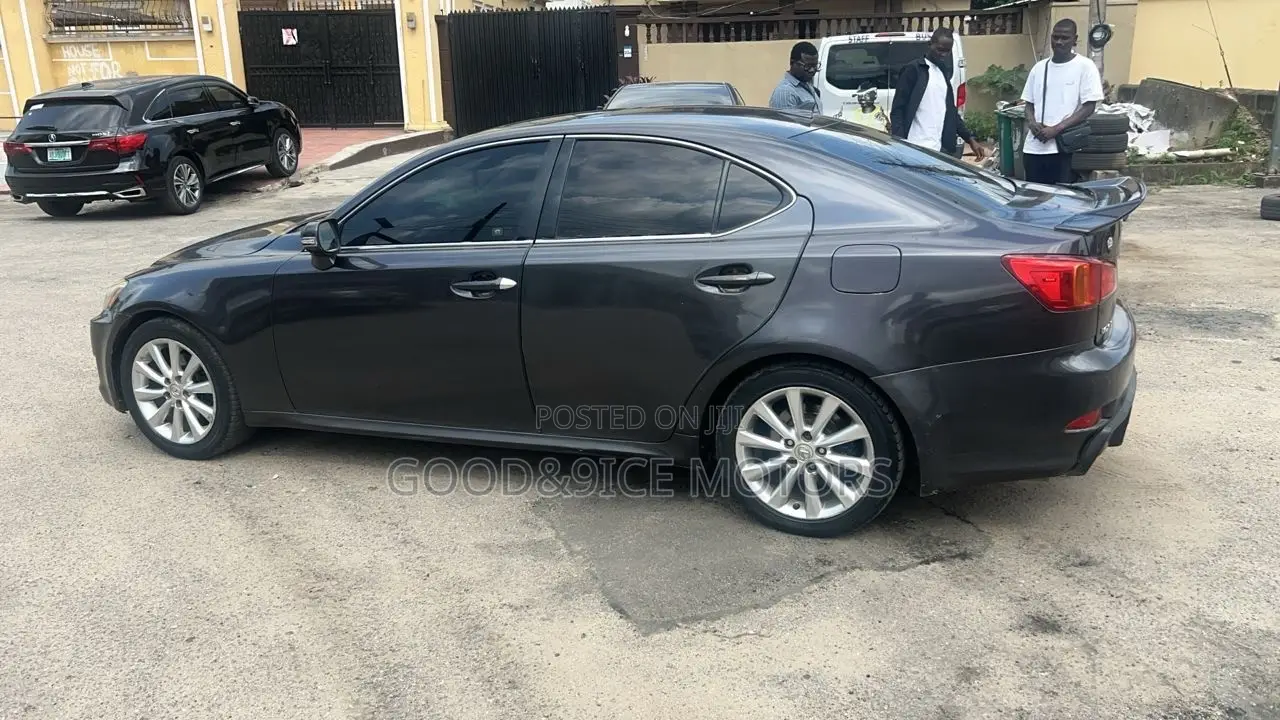 Lexus IS 2009 Gray