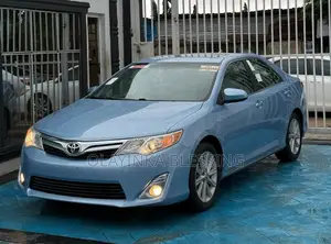 Toyota Camry XLE V6 4dr Sedan (3.5L 6cyl 6A) 2013 Blue