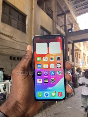 Apple iPhone 11 64 GB White