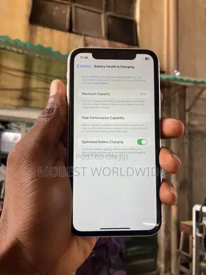 Apple iPhone 11 64 GB White