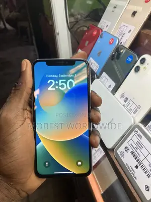 Apple iPhone X 64 GB White