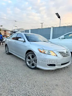 Toyota Camry SE V6 4dr Sedan (3.5L 6cyl 6AM) 2009 Silver