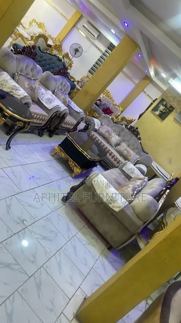 Royal Sofa 089