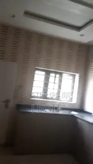5bdrm Penthouse in Lugbe District for sale