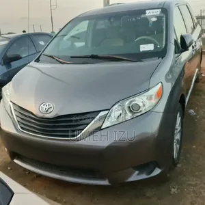 Toyota Sienna 2014 Gray