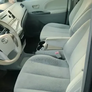 Toyota Sienna 2014 Gray