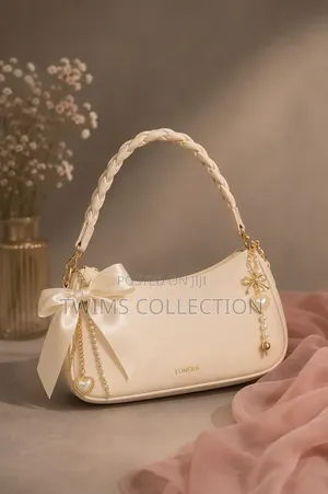 Hi Guys It Bags on Sale I Seel Original Product Ooooo
