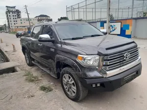 Toyota Tundra 2016 Gray